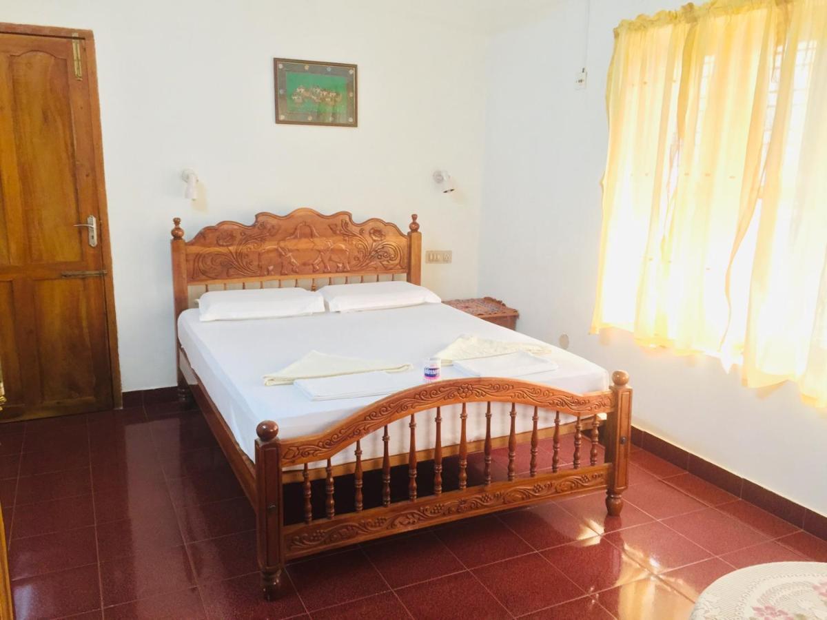 Ganesh House Ayurveda Homestay Kovalam Exteriör bild